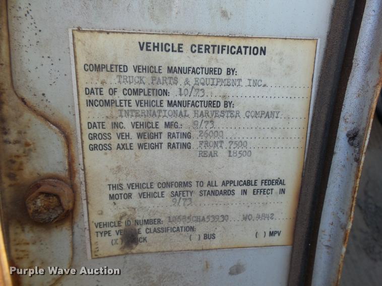 image for item DA9905 1974 International Loadstar oil distributor truck