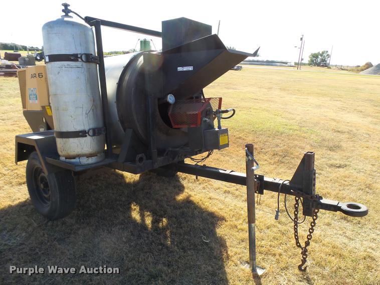 image for item DA9906 Bomag AR6 hot patch chip spreader