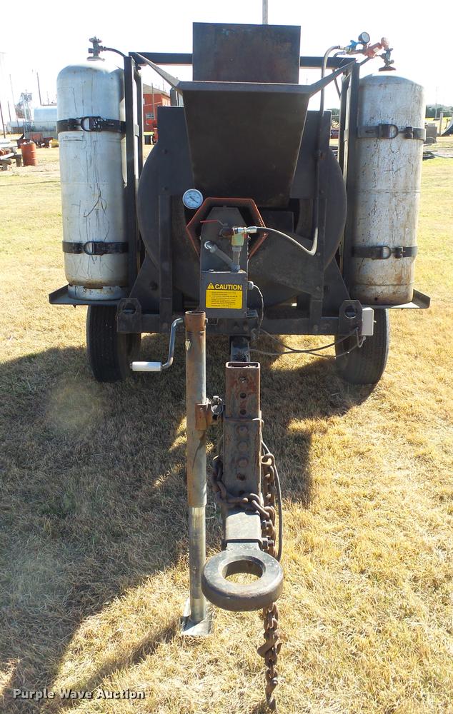 image for item DA9906 Bomag AR6 hot patch chip spreader