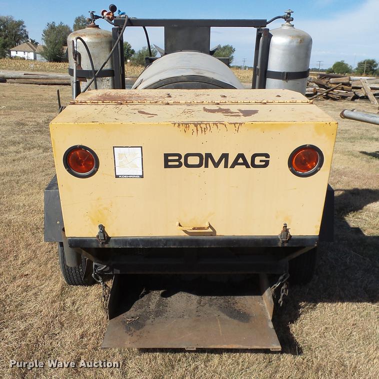 image for item DA9906 Bomag AR6 hot patch chip spreader