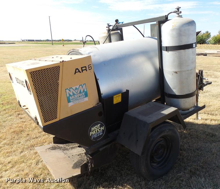 image for item DA9906 Bomag AR6 hot patch chip spreader