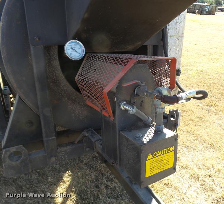 image for item DA9906 Bomag AR6 hot patch chip spreader