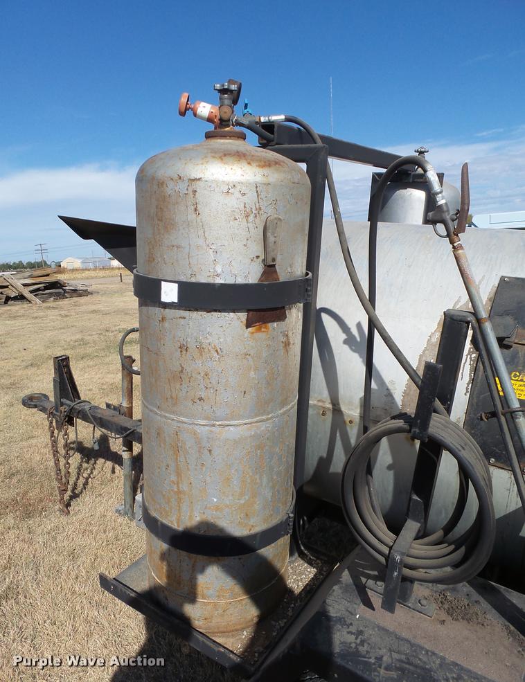 image for item DA9906 Bomag AR6 hot patch chip spreader