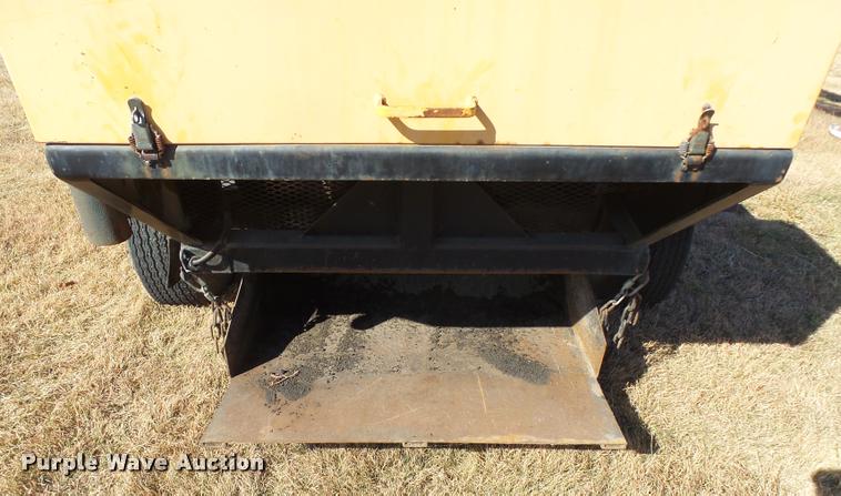 image for item DA9906 Bomag AR6 hot patch chip spreader