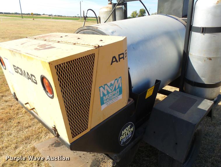 image for item DA9906 Bomag AR6 hot patch chip spreader