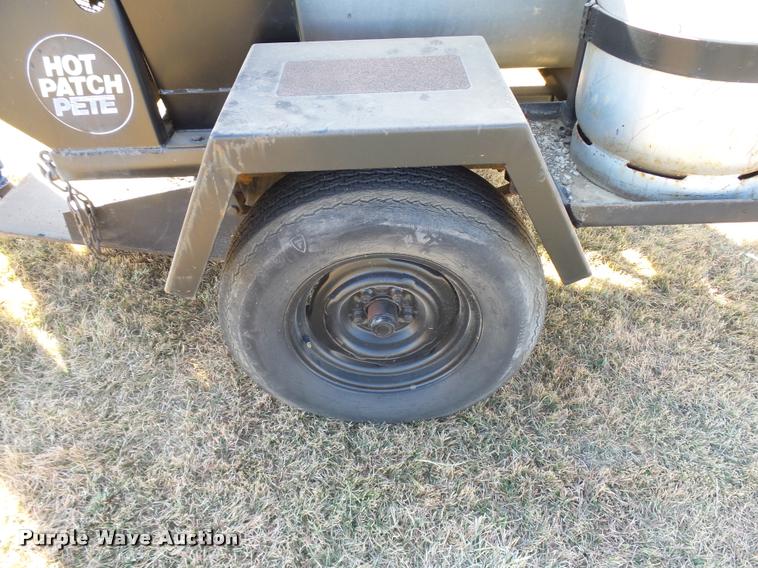 image for item DA9906 Bomag AR6 hot patch chip spreader