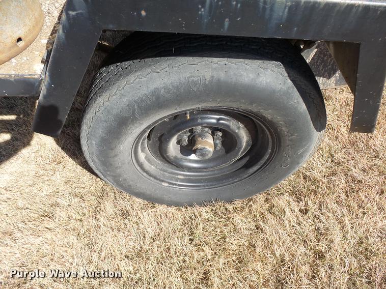 image for item DA9906 Bomag AR6 hot patch chip spreader