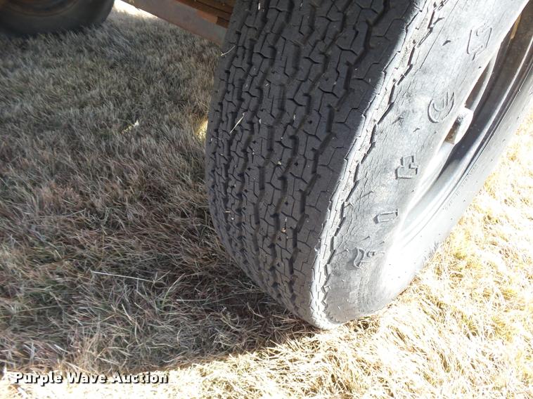 image for item DA9906 Bomag AR6 hot patch chip spreader