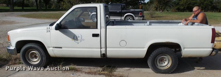 image for item DA9951 1989 Chevrolet 1500 pickup truck