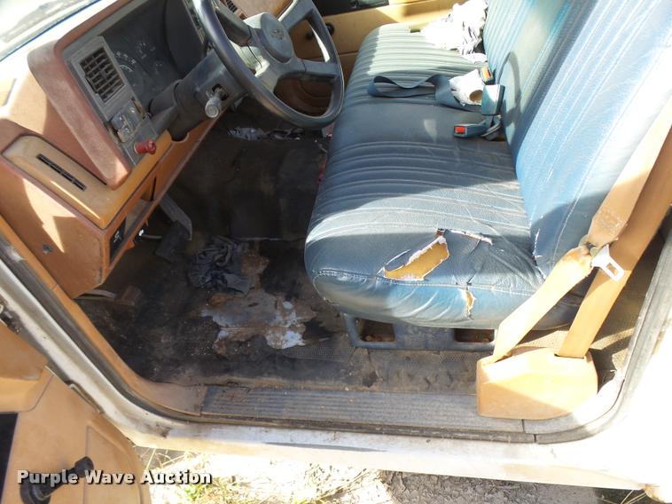 image for item DA9951 1989 Chevrolet 1500 pickup truck
