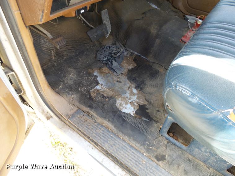 image for item DA9951 1989 Chevrolet 1500 pickup truck