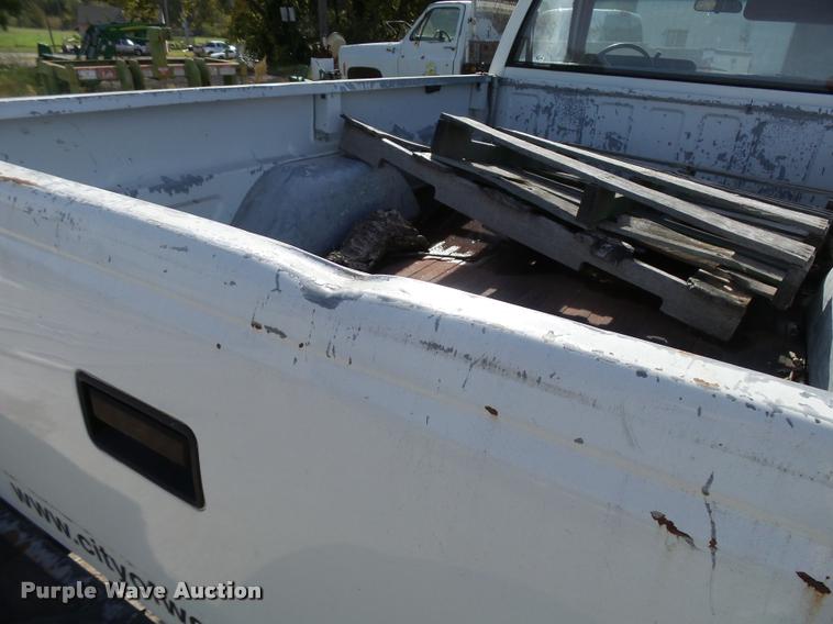 image for item DA9951 1989 Chevrolet 1500 pickup truck