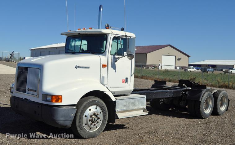 image for item G7496 1995 International 9200 semi truck