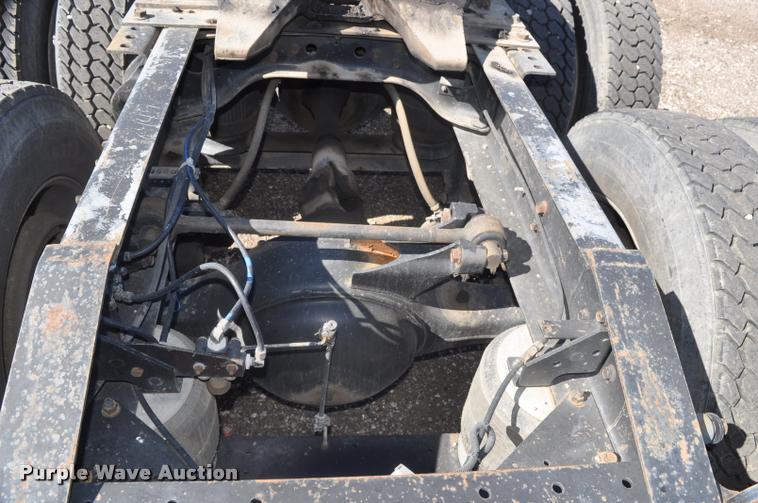 image for item G7496 1995 International 9200 semi truck