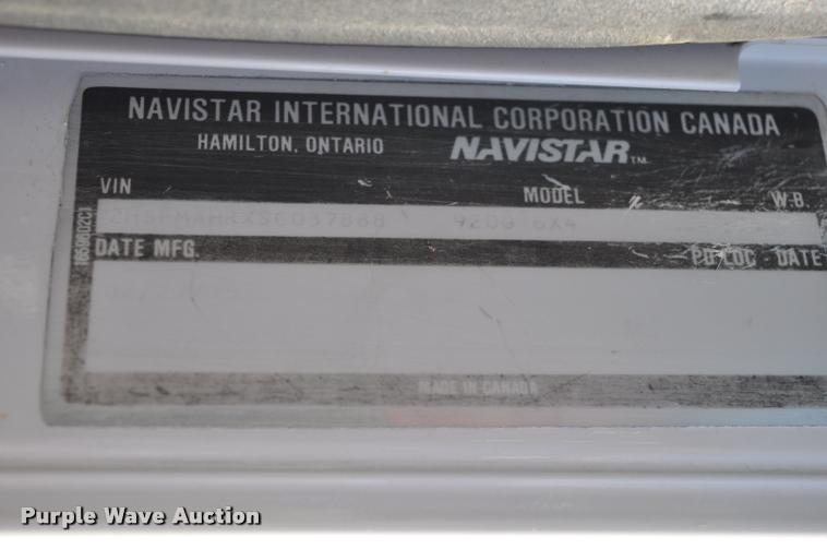 image for item G7496 1995 International 9200 semi truck