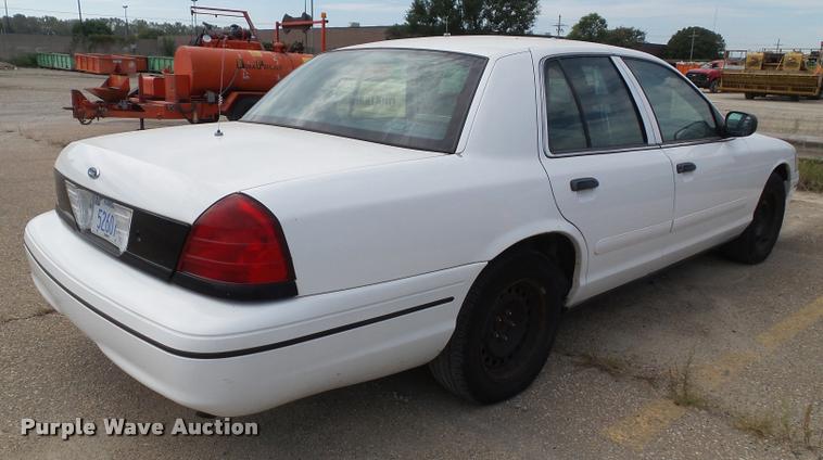 image for item J4762 2000 Ford Crown Victoria Police Interceptor