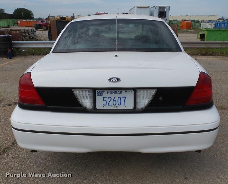image for item J4762 2000 Ford Crown Victoria Police Interceptor