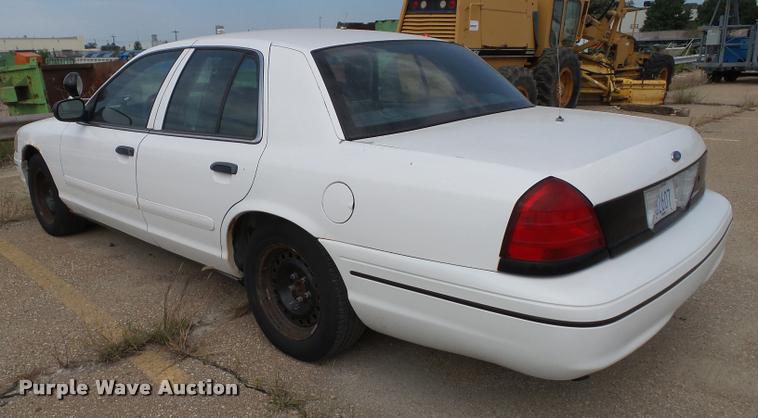 image for item J4762 2000 Ford Crown Victoria Police Interceptor