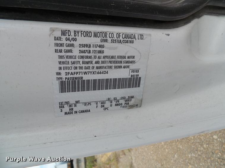 image for item J4762 2000 Ford Crown Victoria Police Interceptor