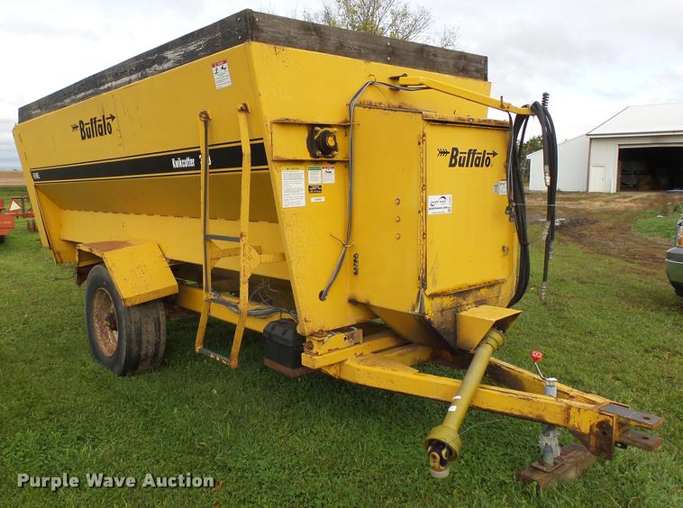 image for item J5469 Buffalohenke Kiwkcutter 370 feed mixer