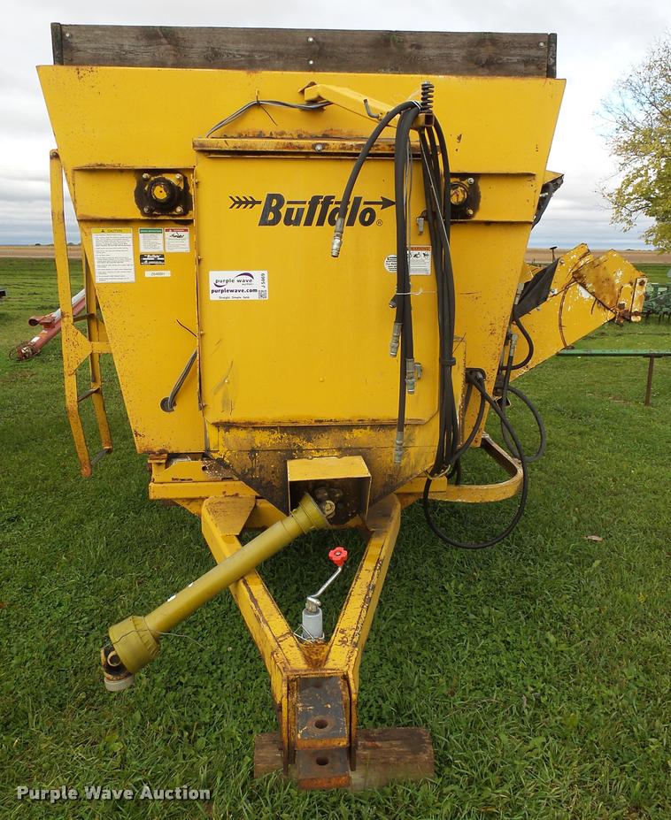 image for item J5469 Buffalohenke Kiwkcutter 370 feed mixer