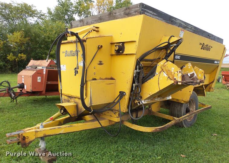 image for item J5469 Buffalohenke Kiwkcutter 370 feed mixer