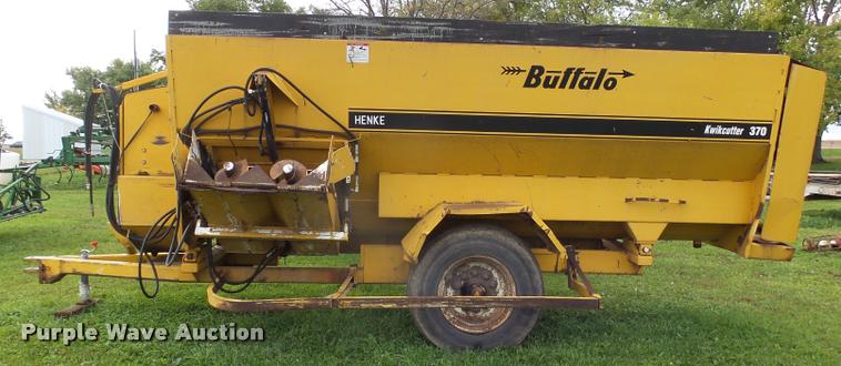 image for item J5469 Buffalohenke Kiwkcutter 370 feed mixer