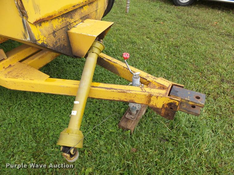 image for item J5469 Buffalohenke Kiwkcutter 370 feed mixer