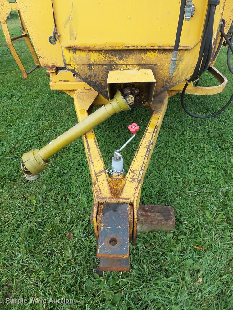 image for item J5469 Buffalohenke Kiwkcutter 370 feed mixer