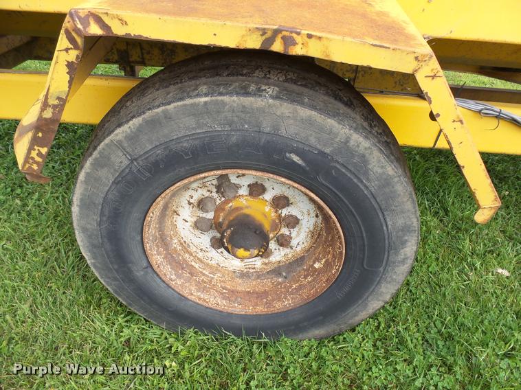 image for item J5469 Buffalohenke Kiwkcutter 370 feed mixer