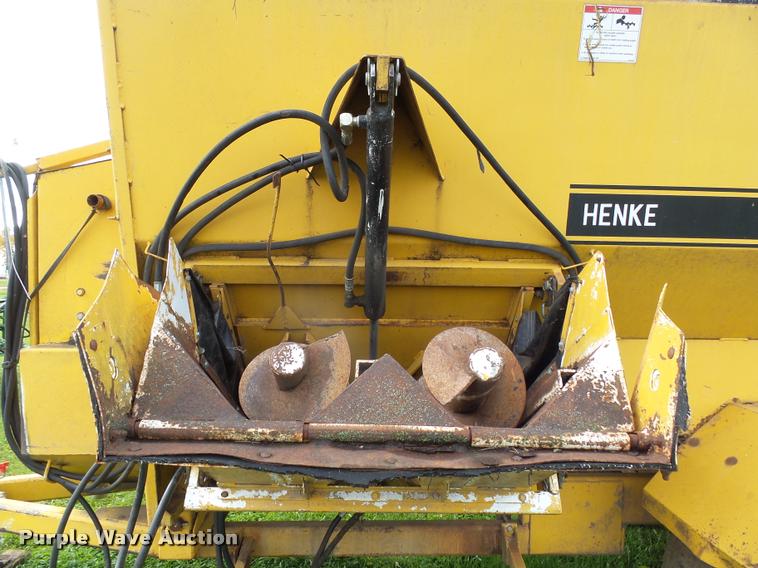 image for item J5469 Buffalohenke Kiwkcutter 370 feed mixer