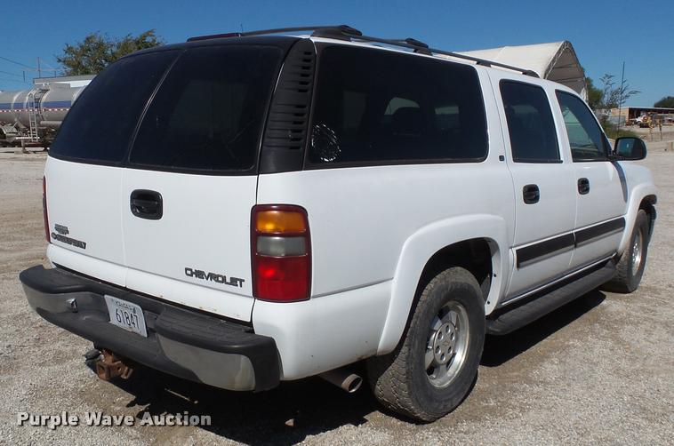 image for item J5741 2001 Chevrolet Suburban K1500 SUV