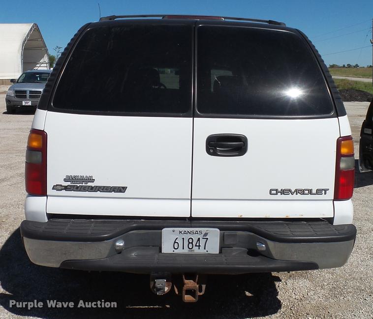 image for item J5741 2001 Chevrolet Suburban K1500 SUV