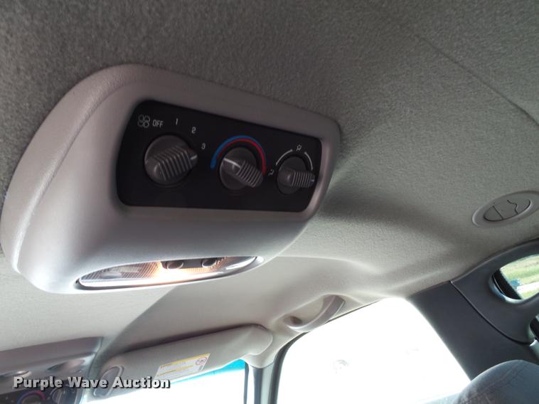 image for item J5741 2001 Chevrolet Suburban K1500 SUV