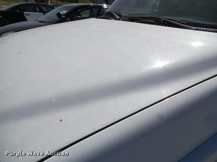 image for item J5741 2001 Chevrolet Suburban K1500 SUV