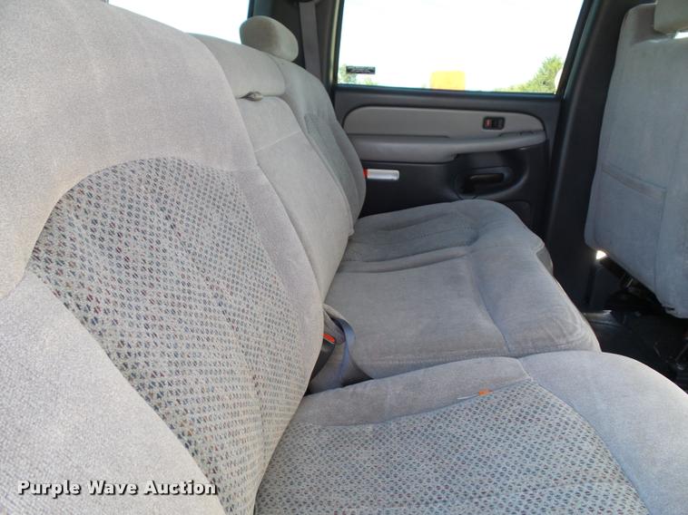 image for item J5741 2001 Chevrolet Suburban K1500 SUV