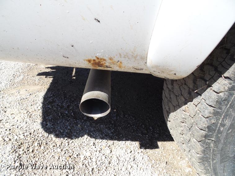 image for item J5741 2001 Chevrolet Suburban K1500 SUV