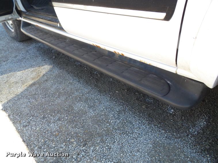 image for item J5741 2001 Chevrolet Suburban K1500 SUV