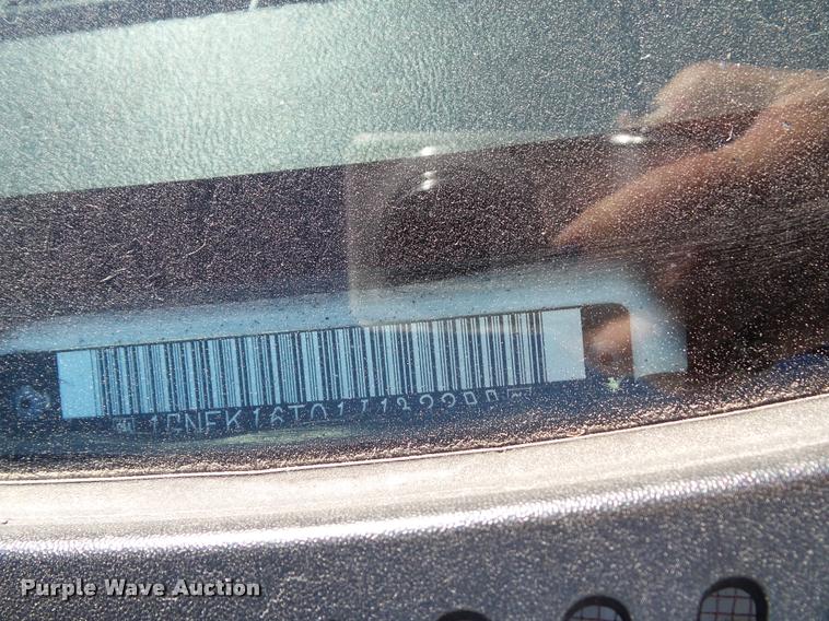 image for item J5741 2001 Chevrolet Suburban K1500 SUV