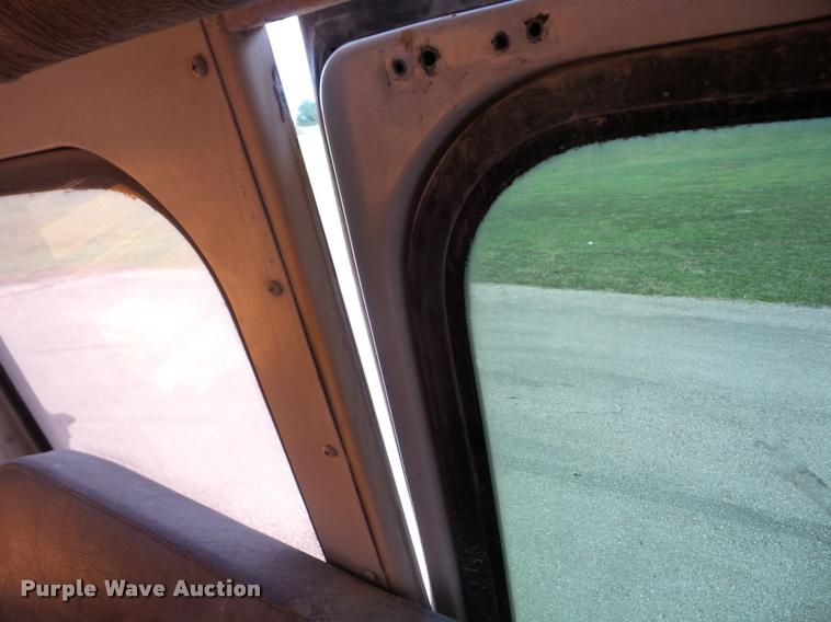 image for item J8731 1993 Blue Bird TC2000 school bus