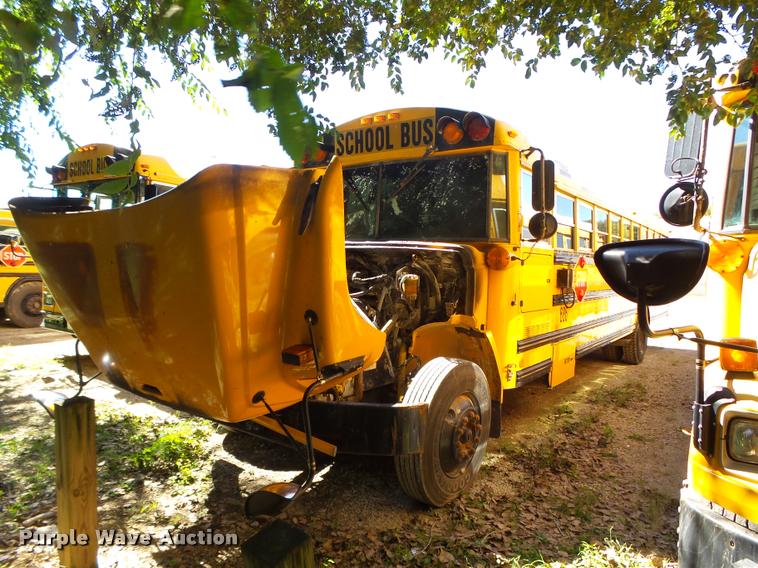 image for item K1467 2004 Freightliner FS65 school bus