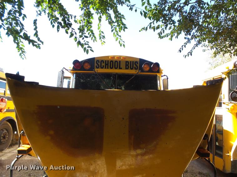 image for item K1467 2004 Freightliner FS65 school bus