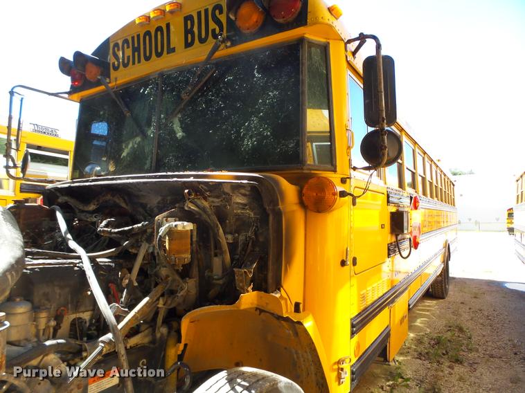 image for item K1467 2004 Freightliner FS65 school bus