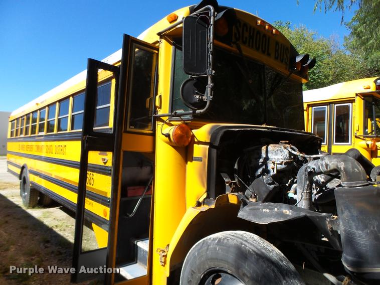 image for item K1467 2004 Freightliner FS65 school bus