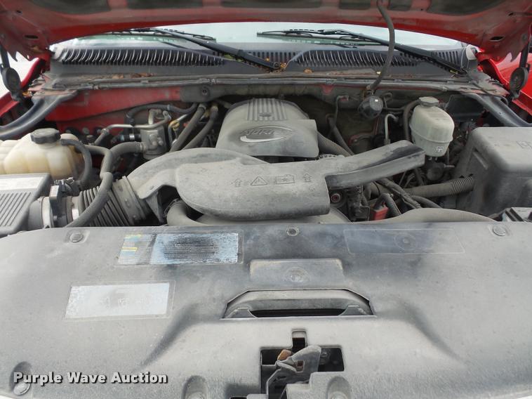 image for item K3575 2005 Chevrolet Suburban 2500 SUV