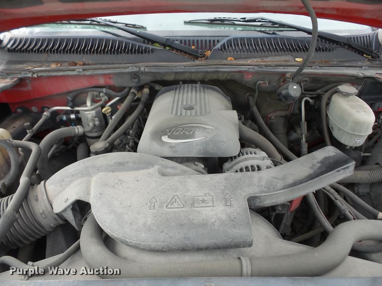 image for item K3575 2005 Chevrolet Suburban 2500 SUV