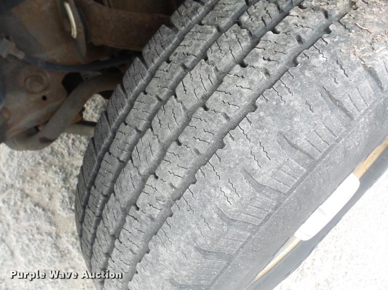 image for item K3575 2005 Chevrolet Suburban 2500 SUV