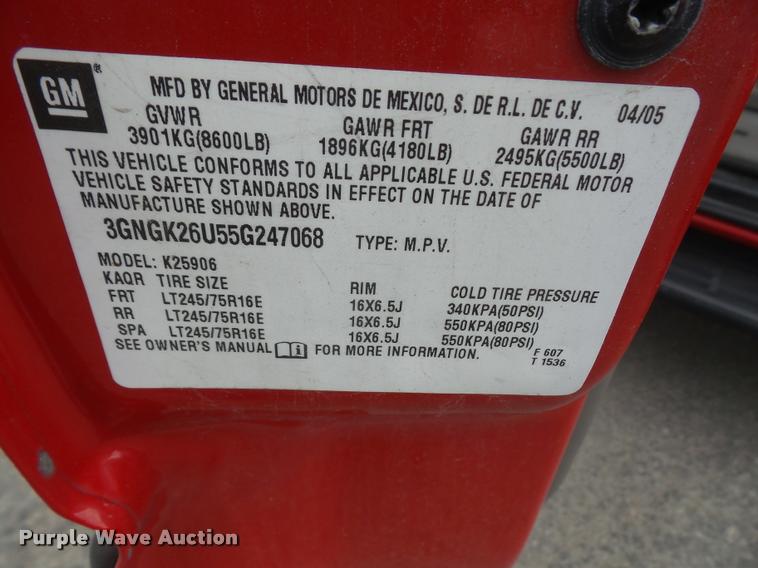 image for item K3575 2005 Chevrolet Suburban 2500 SUV