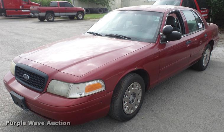 image for item K3576 2003 Ford Crown Victoria Police Interceptor