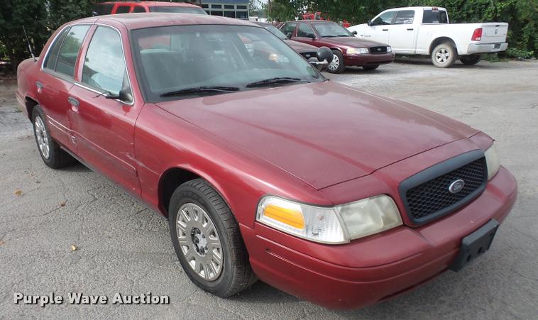 image for item K3576 2003 Ford Crown Victoria Police Interceptor